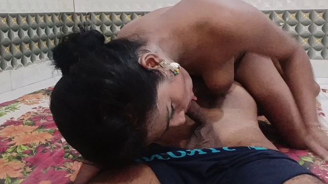 Hot Couple Mutual Masturbation & 69 Session